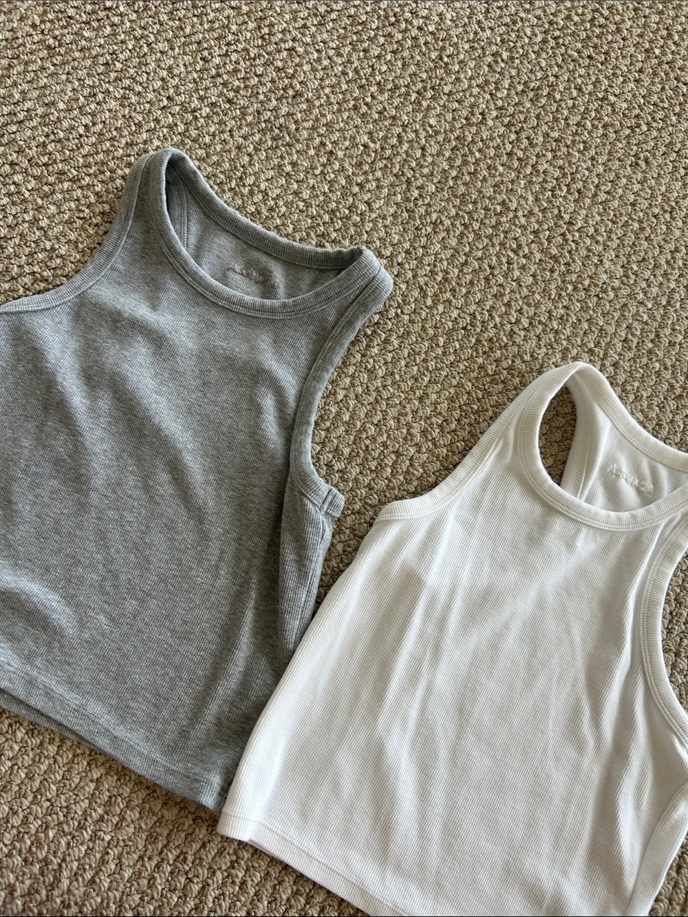 ADANOLA crop tanks - Picture 2 of 2